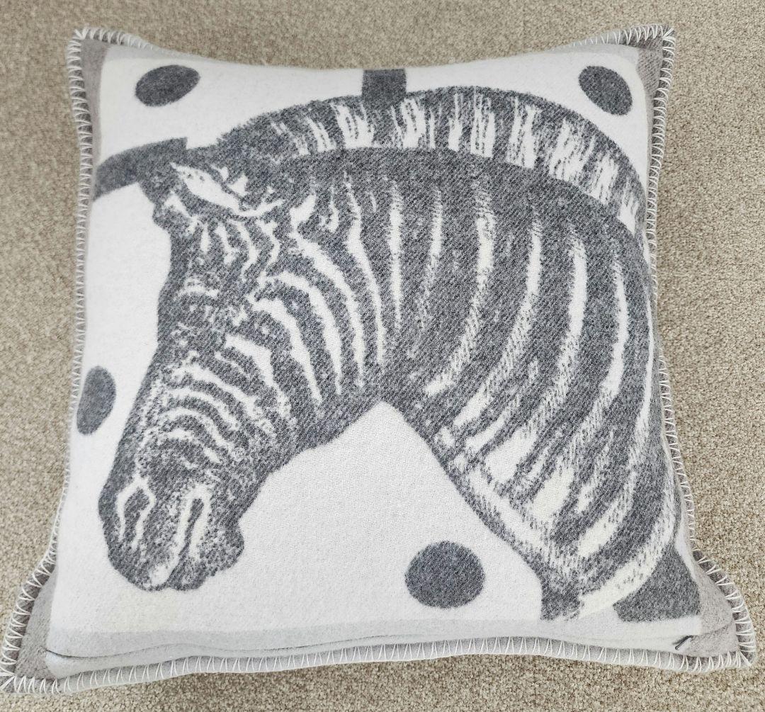 HERMES・エルメス◇ゼブラジグザグ・クッション - メルカリ