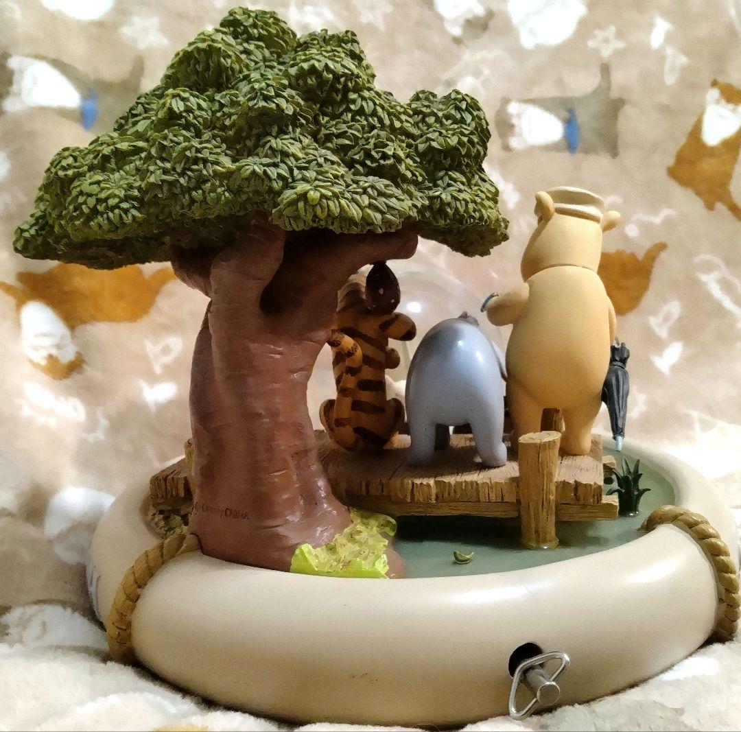 ディズニー クラシックプー 大型スノードーム オルゴール付き