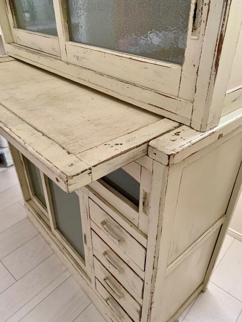 日本の古いアイボリーの水屋キャビネット　水屋　食器棚　アンティーク　昭和レトロ