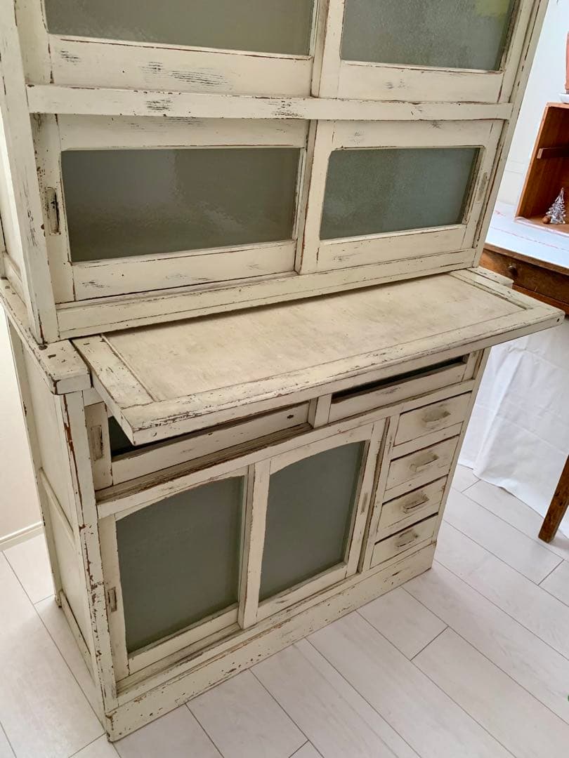 日本の古いアイボリーの水屋キャビネット　水屋　食器棚　アンティーク　昭和レトロ
