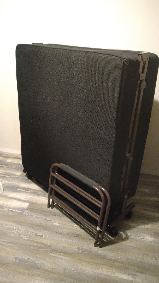 美品　ニトリ折りたたみ電動ベッドガード付き　セレサ