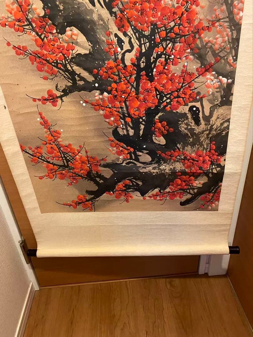 中国美術 紅梅報春落款有 掛軸 年代物 - メルカリ