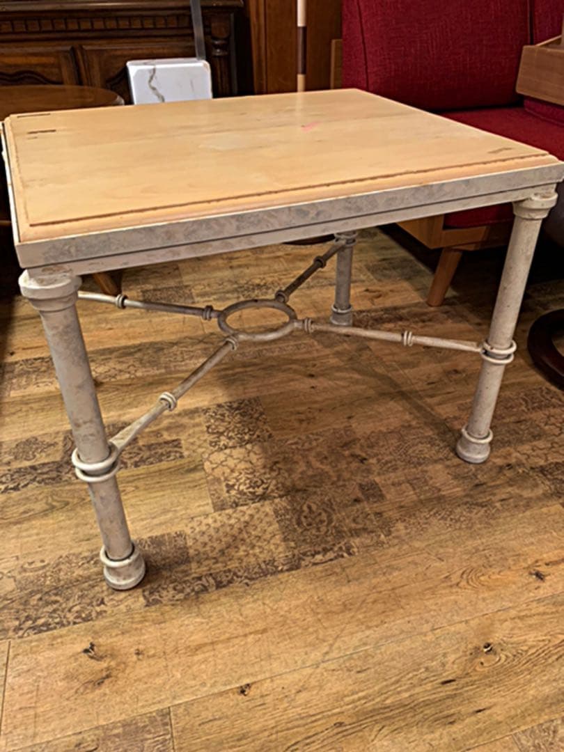 カナダ製　アイアンフレームテーブル