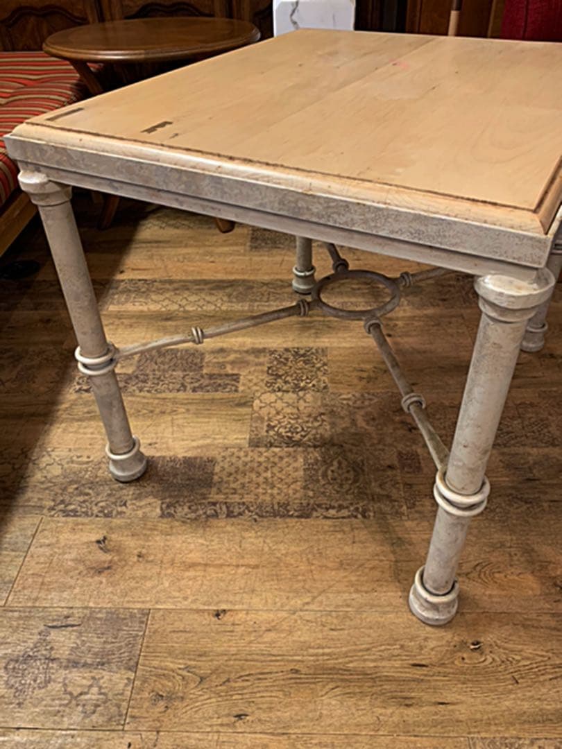 カナダ製　アイアンフレームテーブル