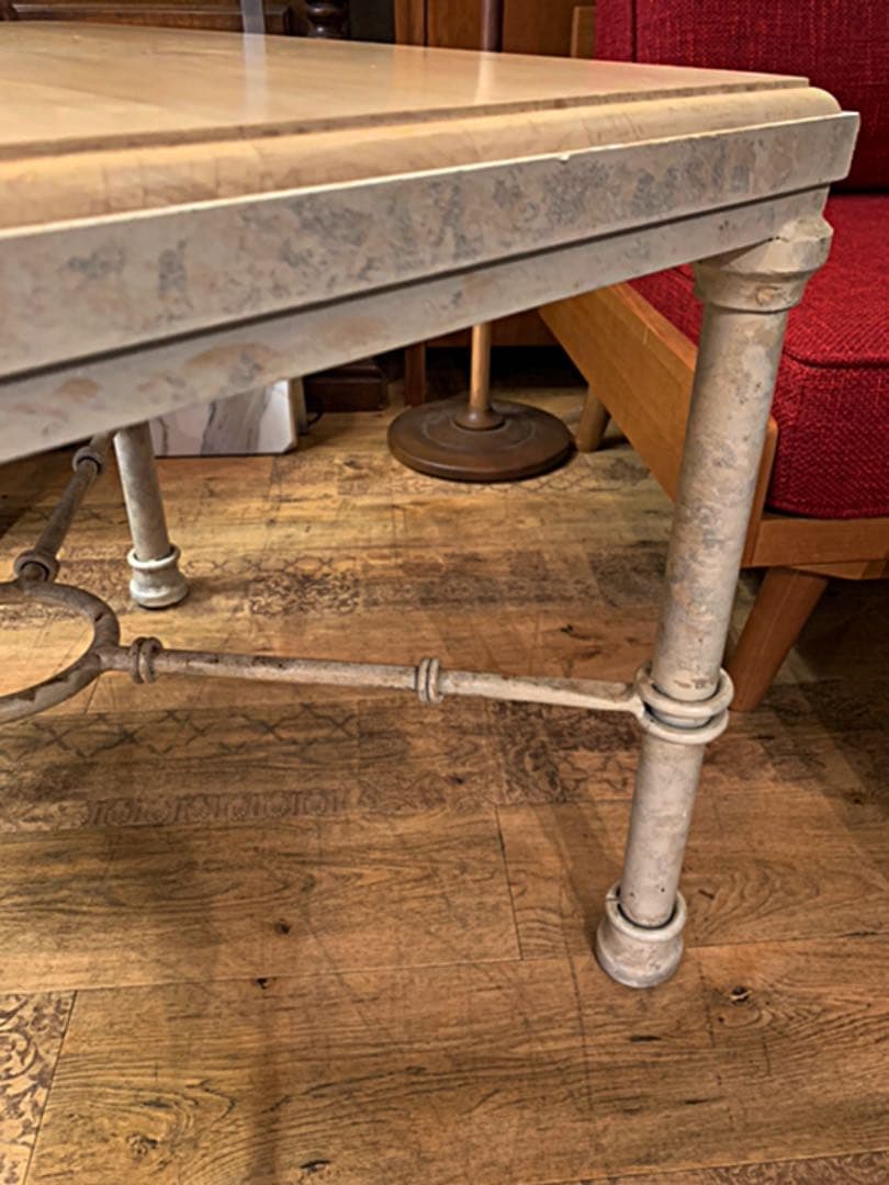 カナダ製　アイアンフレームテーブル