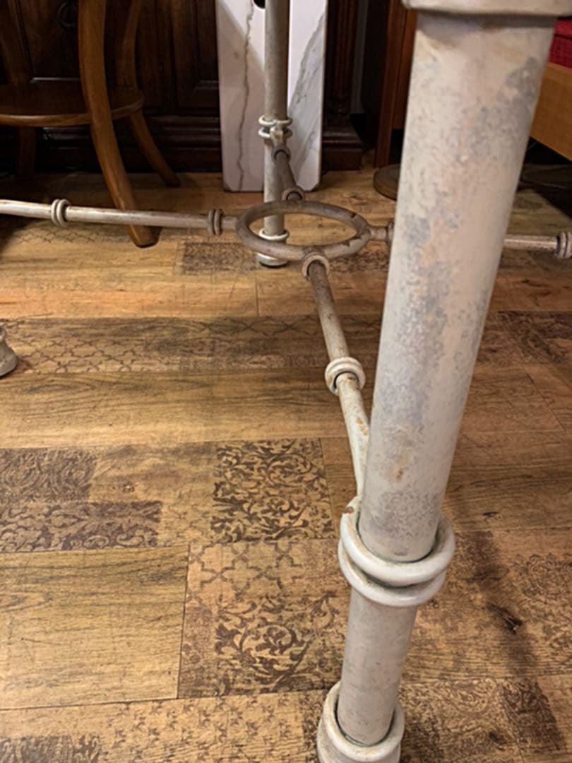 カナダ製　アイアンフレームテーブル