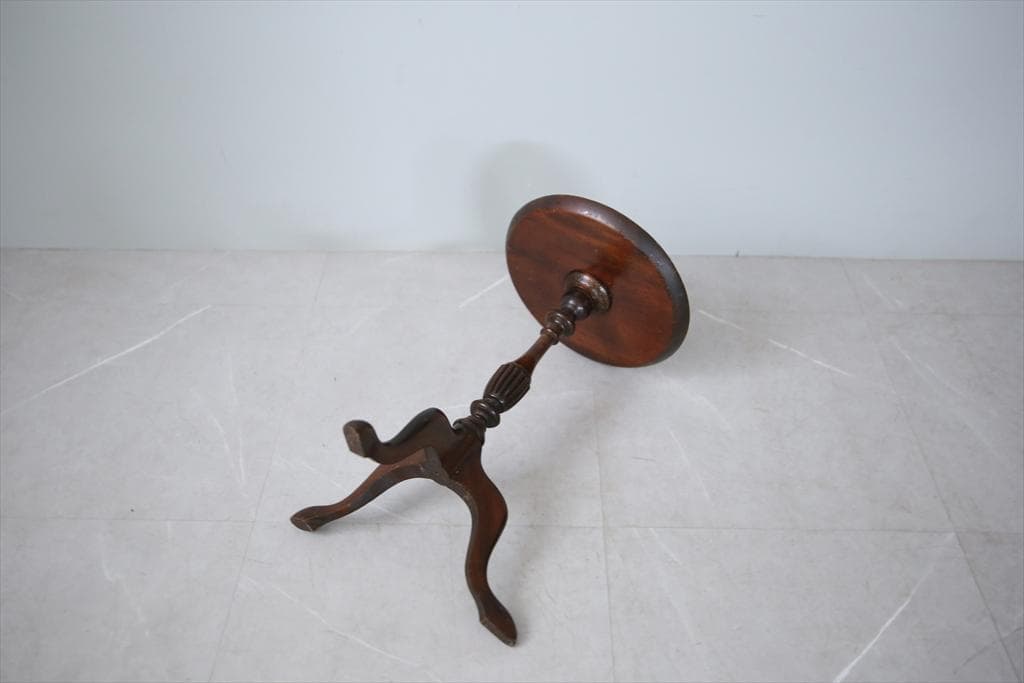 英国アンティーク木製ワインテーブル/サイドテーブル/丸机/飾り棚(91-128)