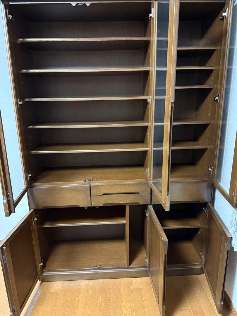 食器棚 ダークブラウン／ガラス扉