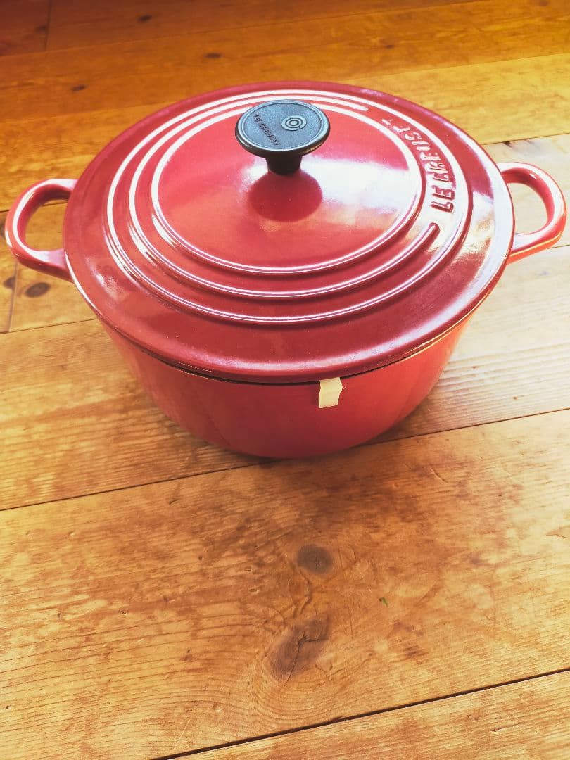 ル・クルーゼ LE CREUSET ココットロンド 　バーガンディ 22㎝
