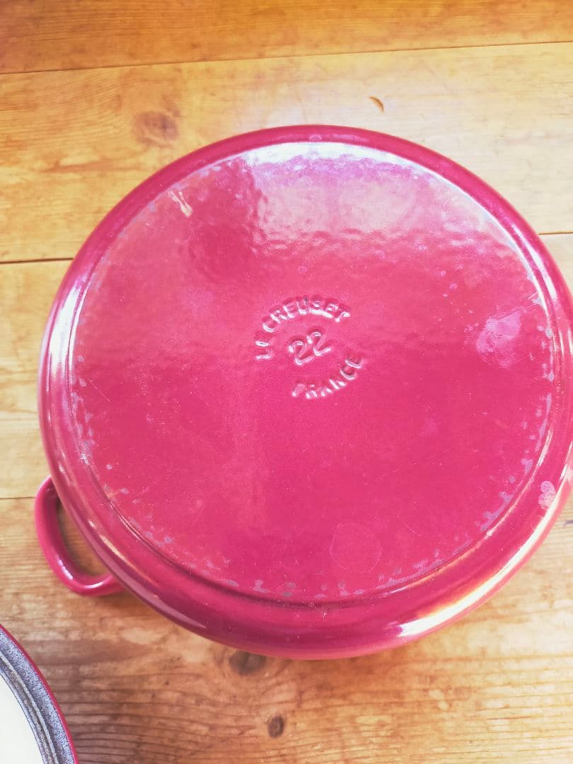 ル・クルーゼ LE CREUSET ココットロンド 　バーガンディ 22㎝