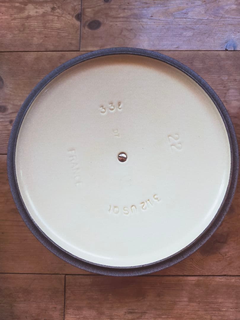 ル・クルーゼ LE CREUSET ココットロンド 　バーガンディ 22㎝