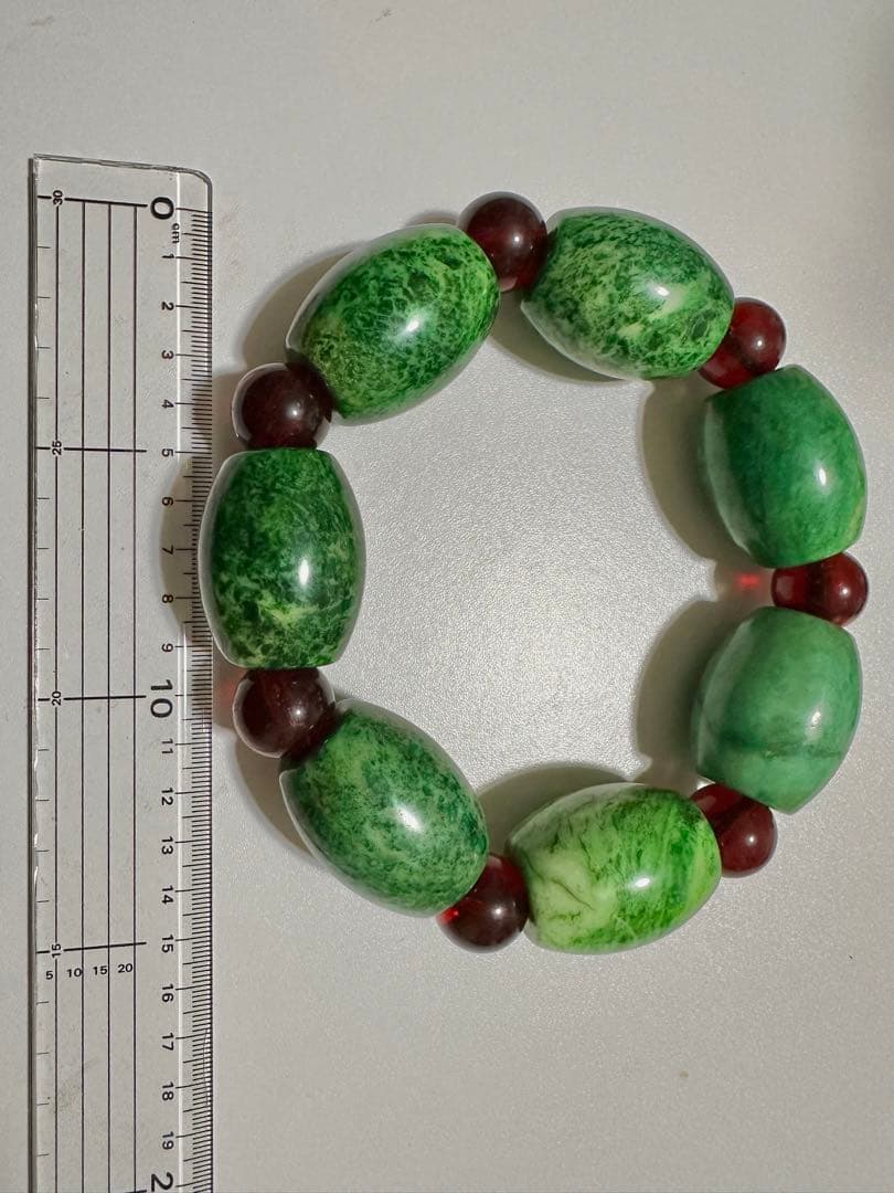 モンゴル産 翡翠 ドラム型 大穴ビーズの連(琥珀入り) 47cm