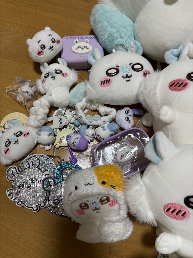 ちいかわモモンガいっぱいぬいぐるみキーリングなどなどまとめて