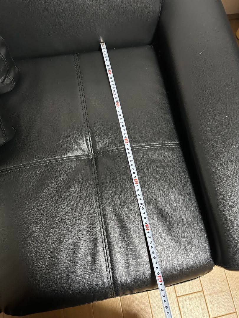 美品　ブラック 2人掛けソファ 合成皮革　ローソファー