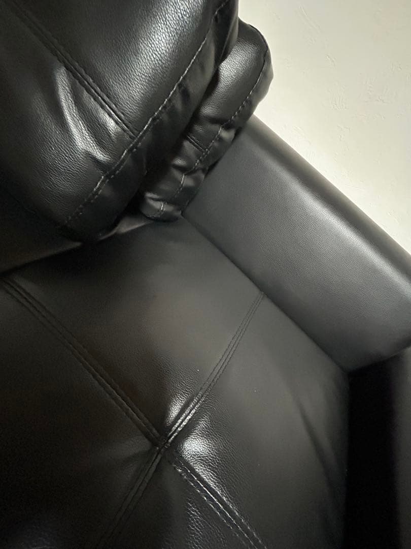 美品　ブラック 2人掛けソファ 合成皮革　ローソファー