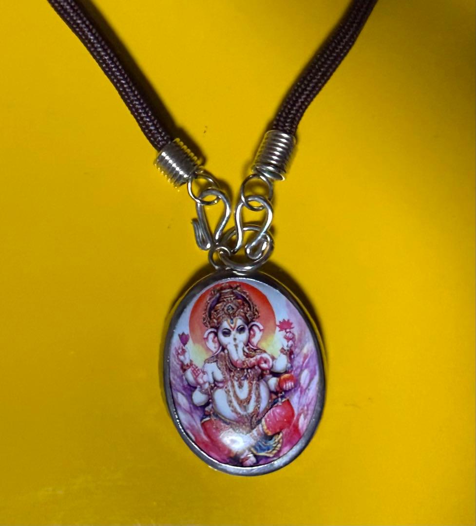 オームとガネーシャのペンダントネックレス　藤井風