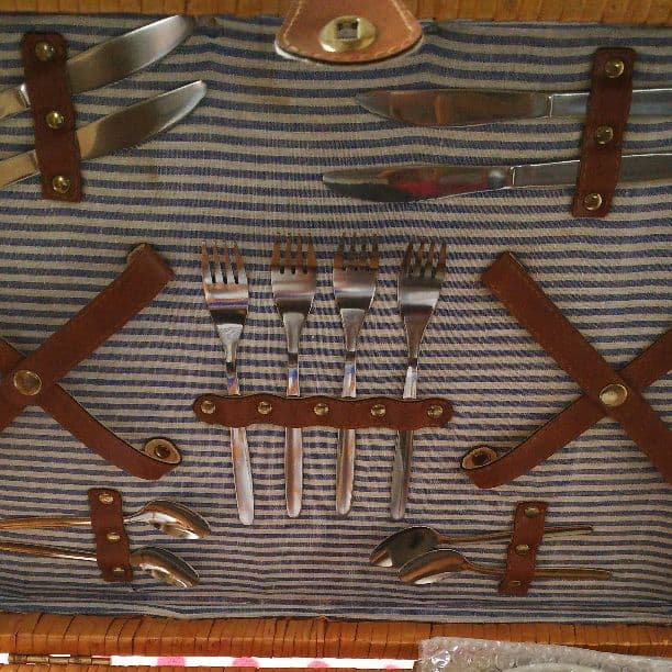 ☆お買い得です！ピクニックバスケット☆