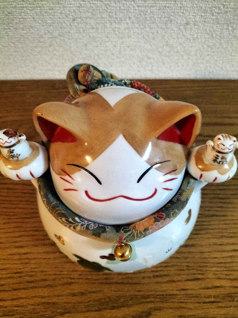 猫舎　招き猫　貯金箱　陶器　置物　最終値下げ