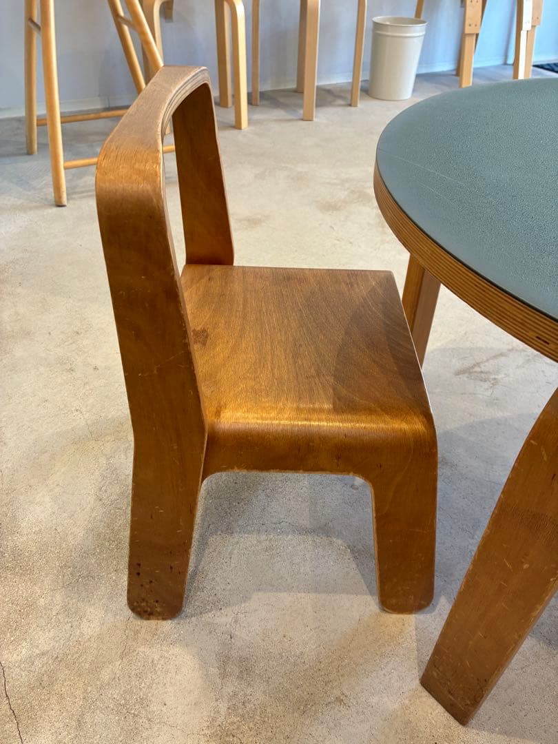 オフィ社 OFFI OFFI チョークボードテーブル 椅子付き