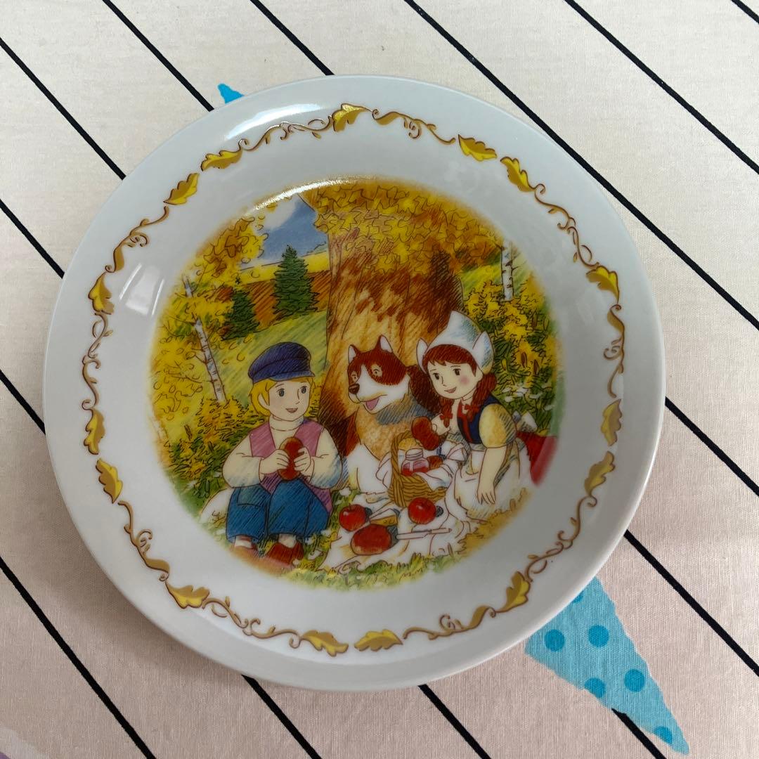 フランダースの犬 お皿 春☆紅葉 - メルカリ