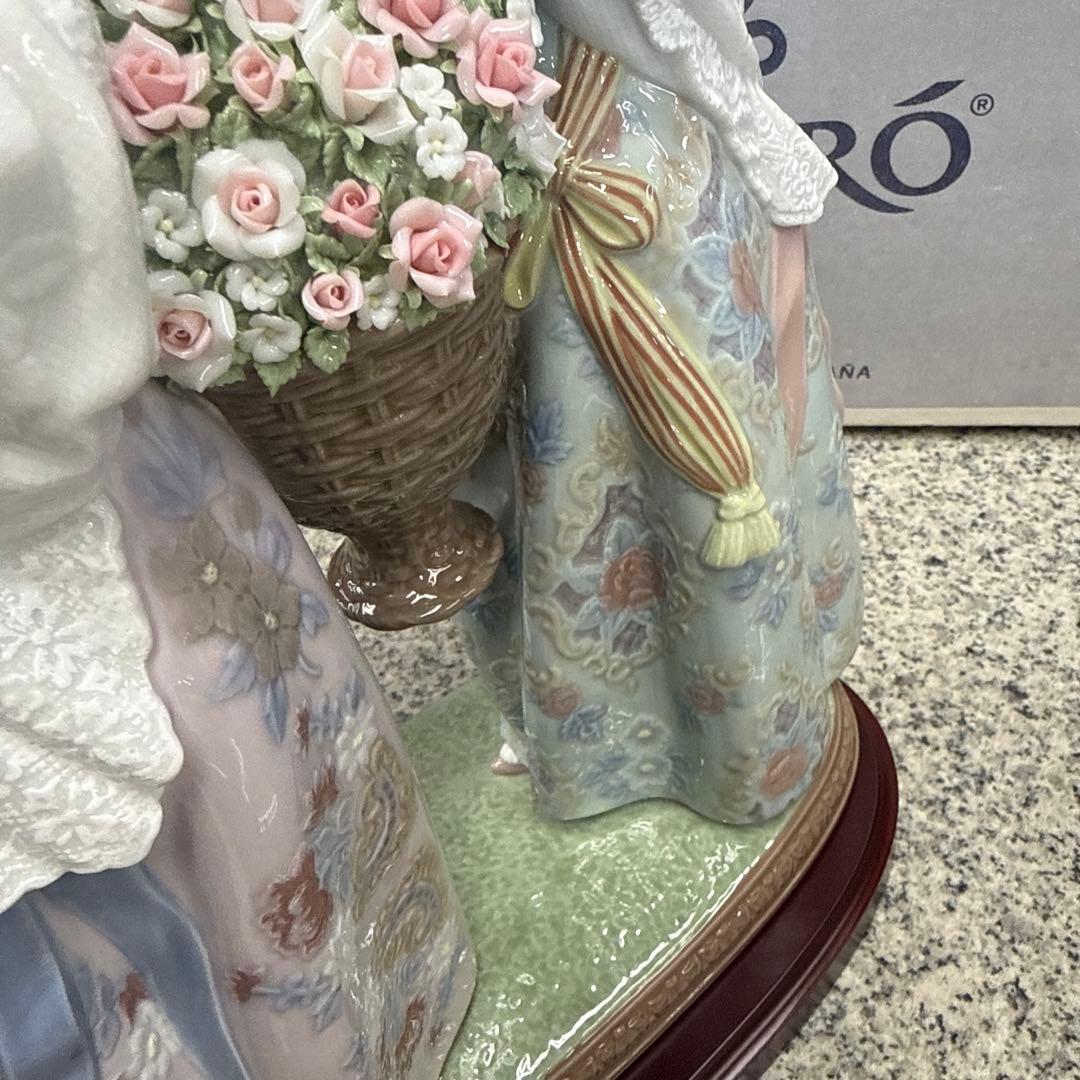 ☆ Lladro リヤドロ 花かごを持つ女性像 スペイン 限定品 小物 格安