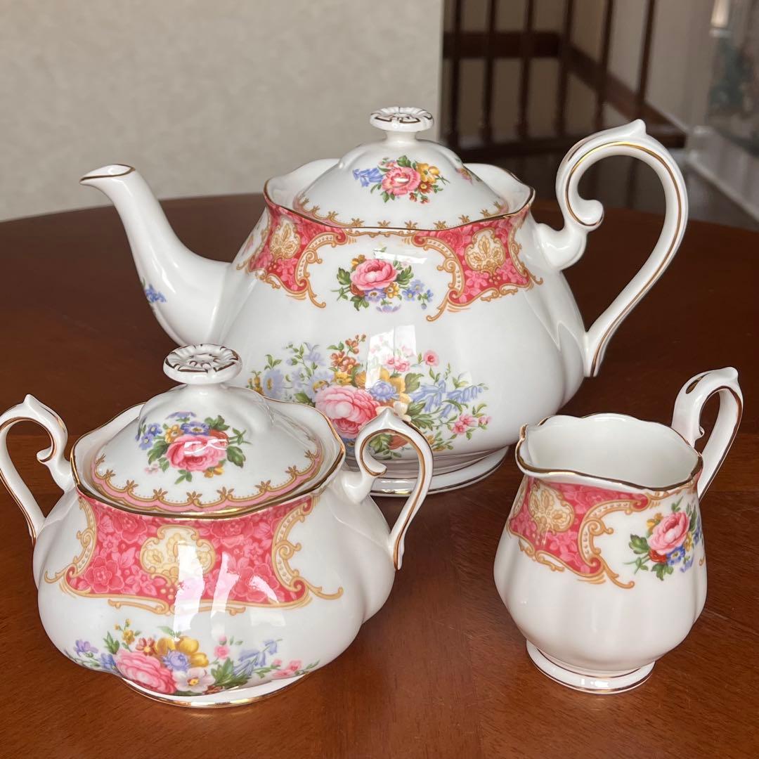 美品】英国製 ロイヤルアルバート☆レディカーライル☆ティーポット