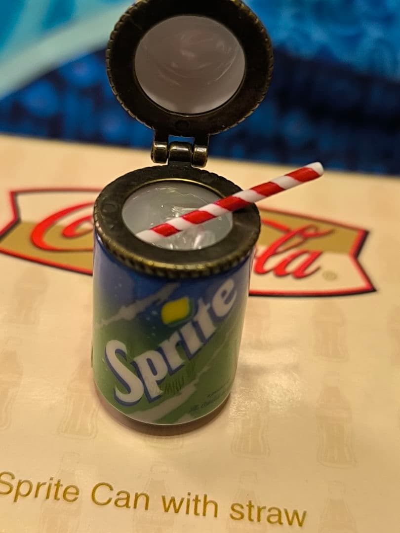 Sprite Can with Strawヒンジボックス
