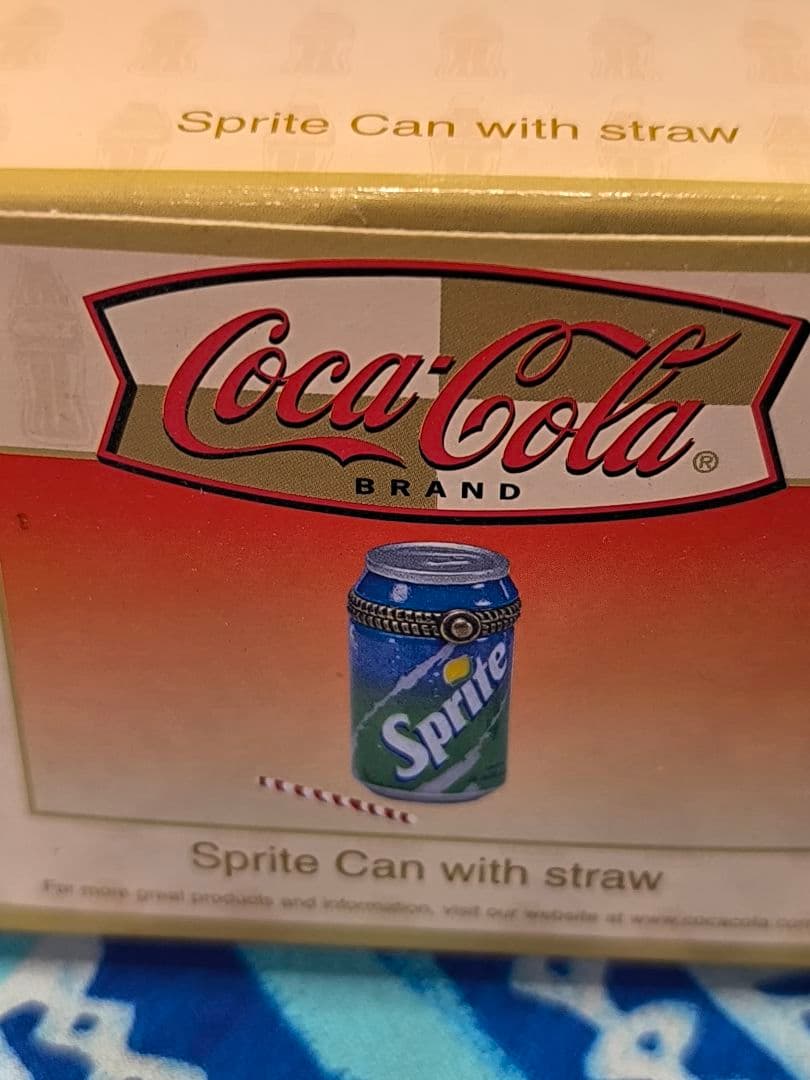 Sprite Can with Strawヒンジボックス