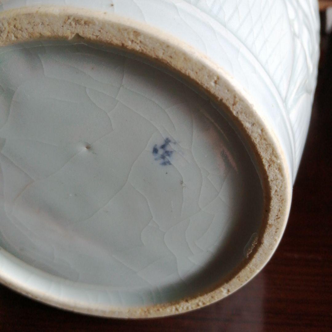 焚川窯　安東五　青磁陽刻瓶子壺　25.5cm