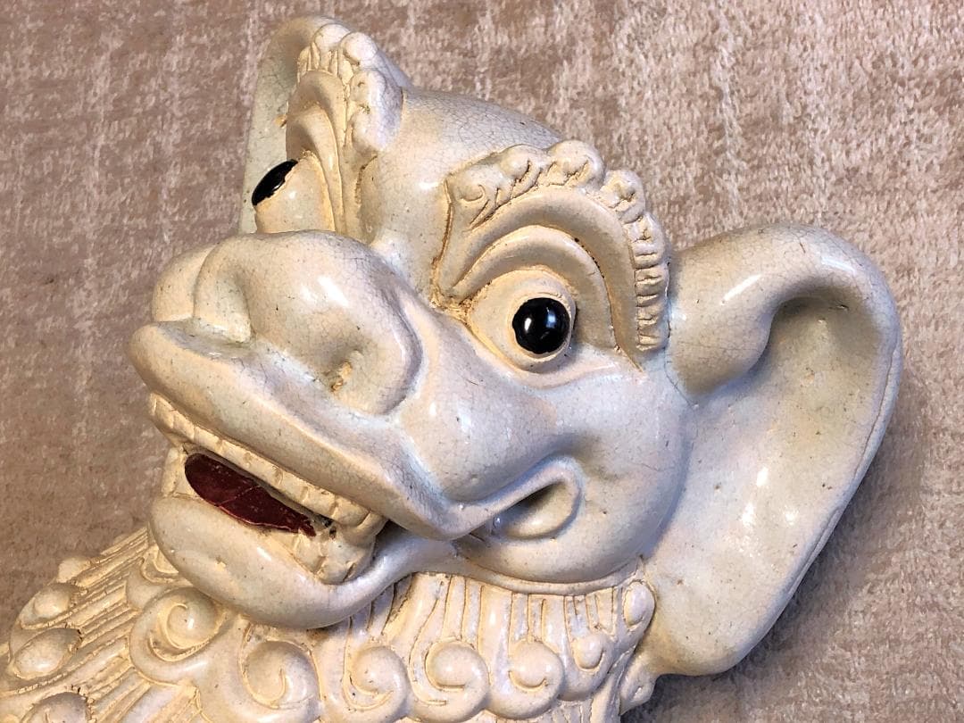 【 大白獅子 】 玉獅子　献上上手　68ｃｍ 　19.6ｋｇ