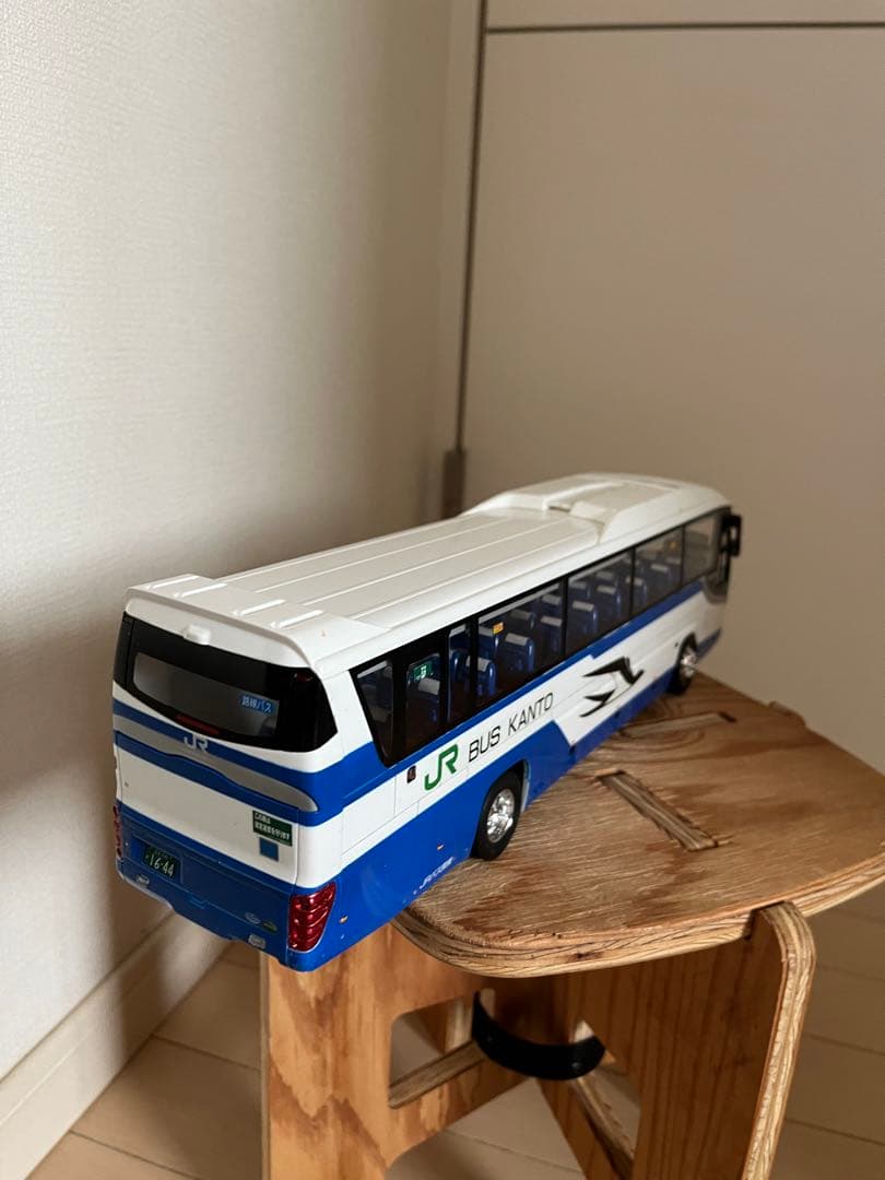 JRバス関東 バス模型 約1/32白/青 プラモデル完成品 - メルカリ