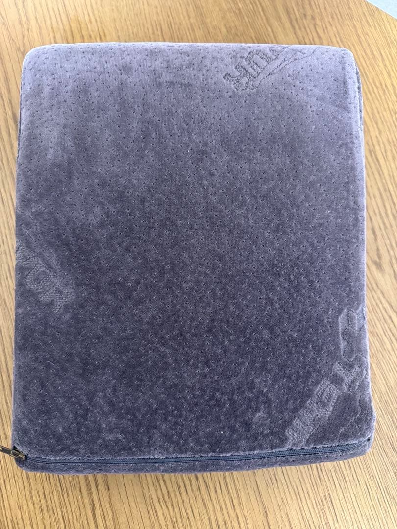 【美品】テンピュール　トラベルピロー 携帯枕 外箱付き