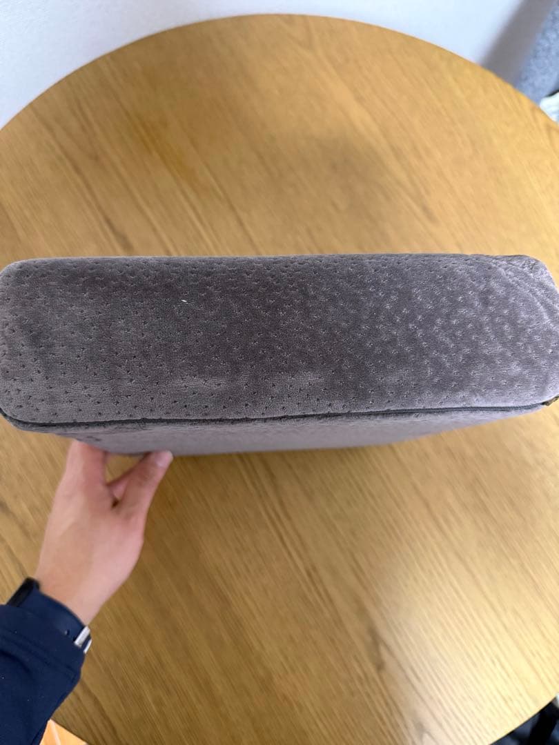 【美品】テンピュール　トラベルピロー 携帯枕 外箱付き