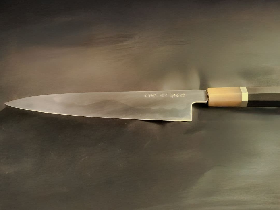 白一鋼水本焼き　富士刃文　八寸　牛刀