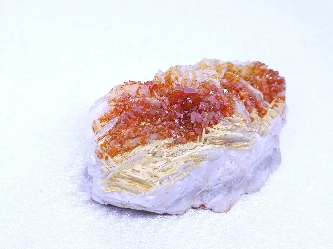 高品質　モロッコ産　バナディナイト　50g　バナジナイト　標本　②