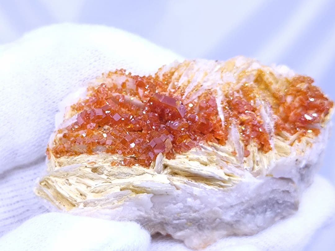 高品質　モロッコ産　バナディナイト　50g　バナジナイト　標本　②