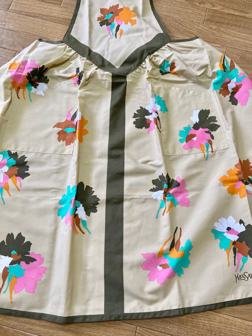 新品　箱付き　イヴサンローラン エプロン　Yves Saint Laurent