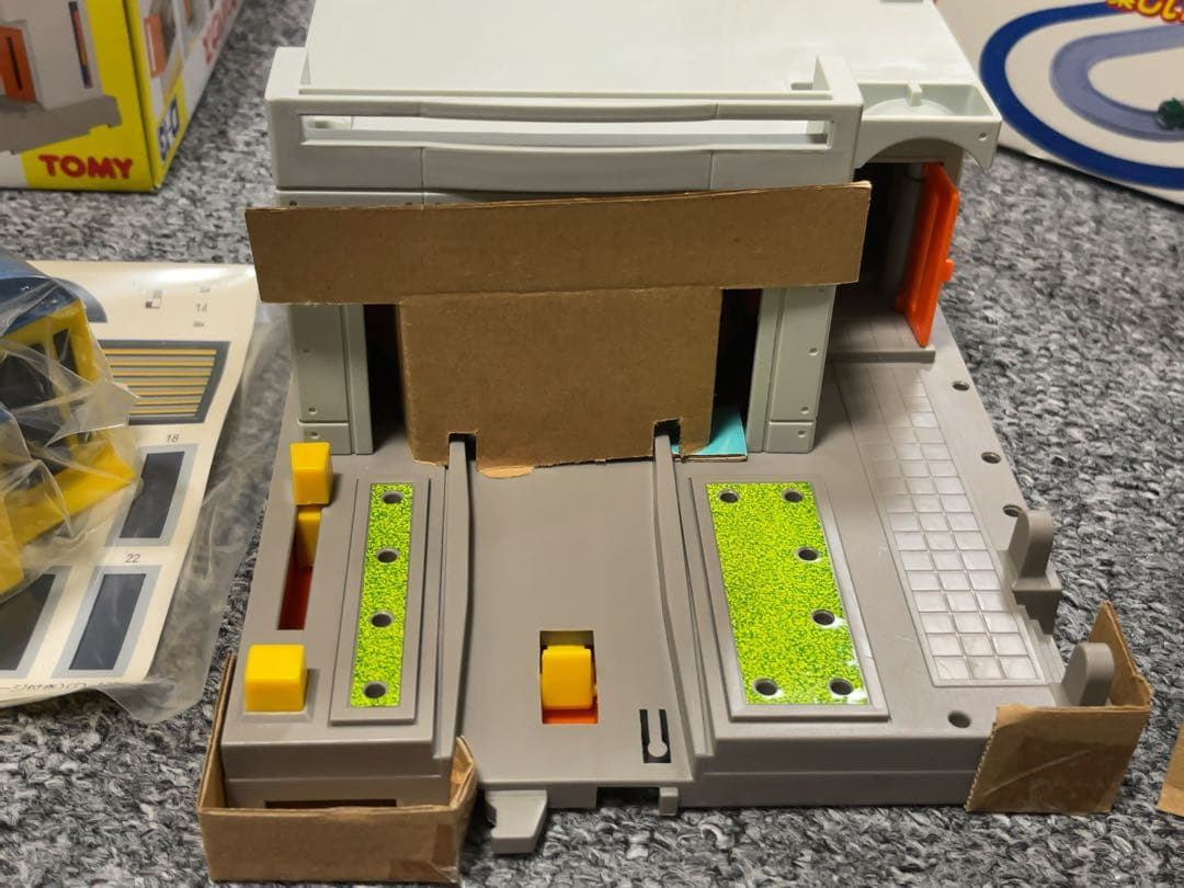 新品未使用品】D-13 モータートミカ タウンハウス - メルカリ