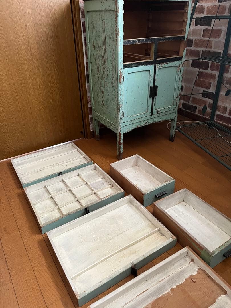 週末再お値下げ　キャビネット　医療棚　ペールグリーン　レトロ　古家具