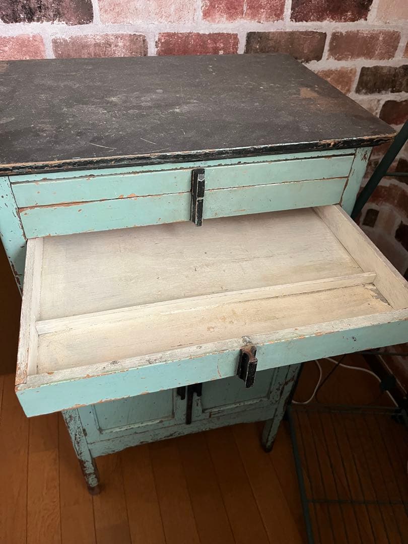 週末再お値下げ　キャビネット　医療棚　ペールグリーン　レトロ　古家具
