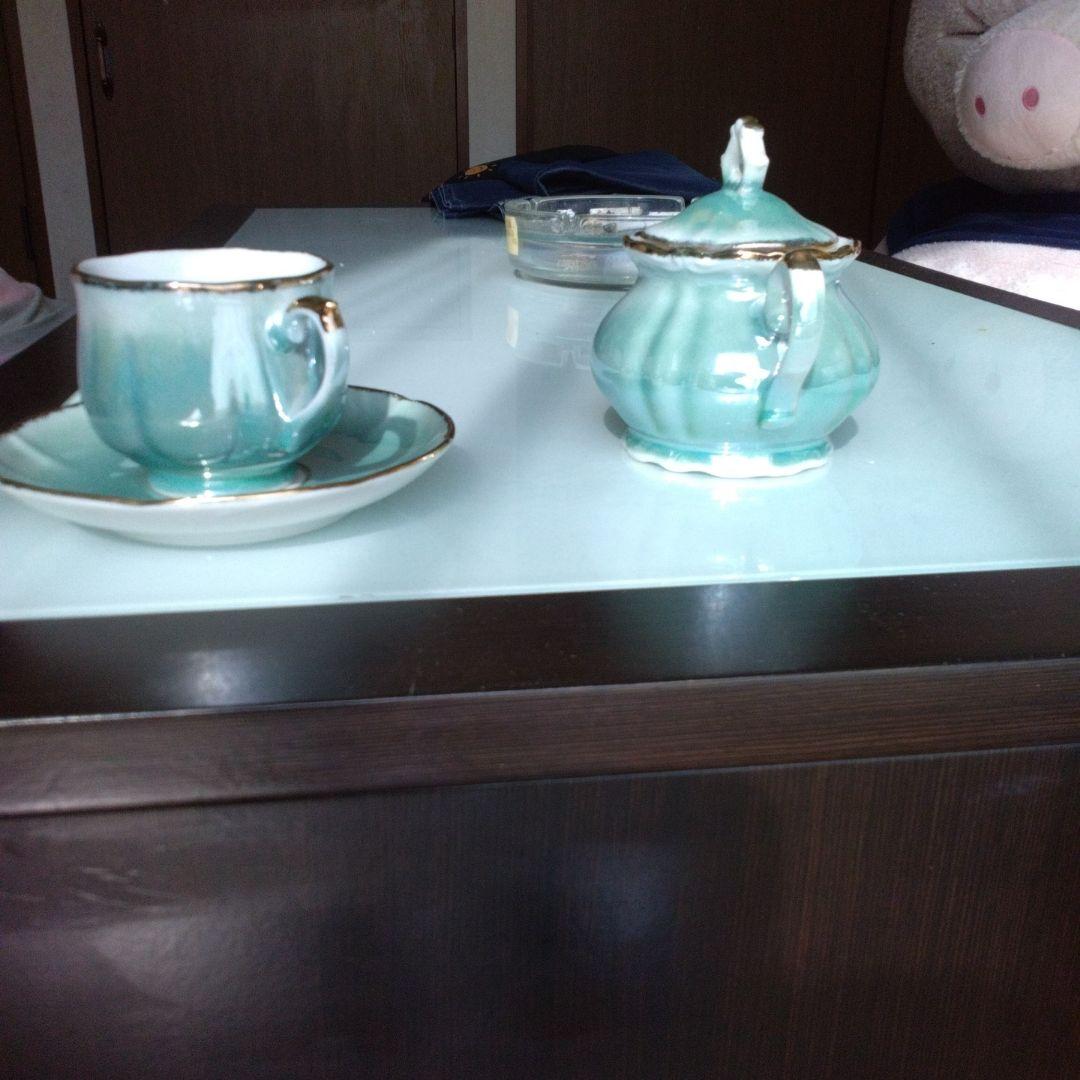 新品未使用洋風のトレー3枚！高級ティーカップ5セット付き綺麗です。