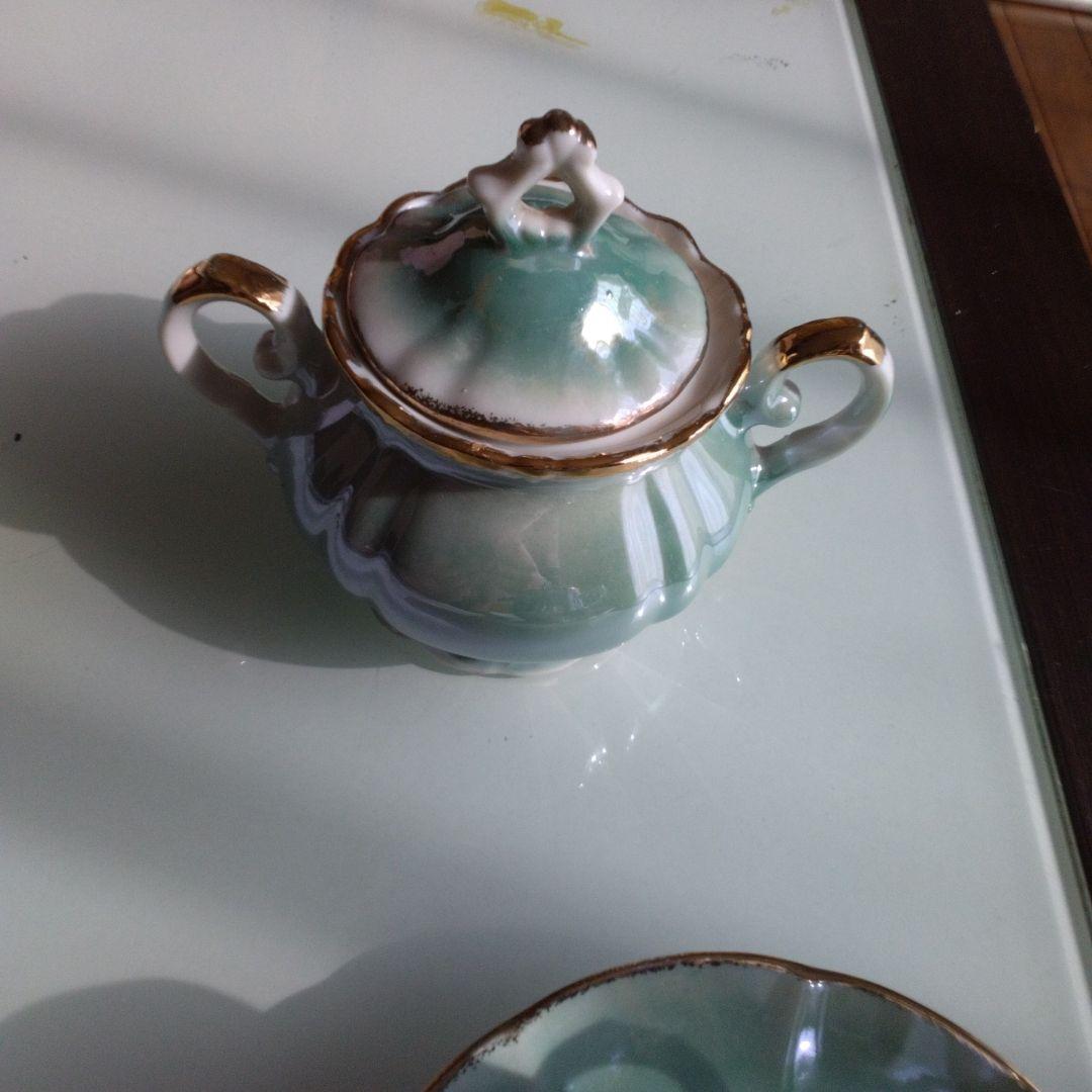 新品未使用洋風のトレー3枚！高級ティーカップ5セット付き綺麗です。