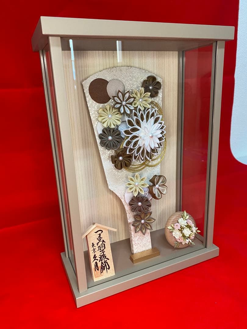 東京久月　かんざし付つまみ細工羽子板・壁掛け・間口約２４×奥行約１１×高約３３㎝