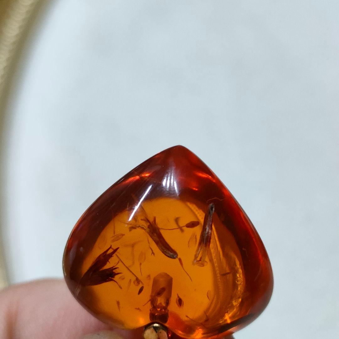 2AA80　琥珀　ペンダントトップ　925刻印　ハート型　自然発生標本有り　美品