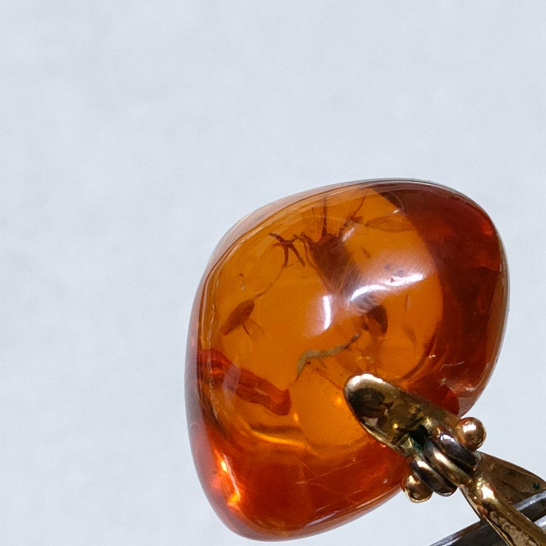 2AA80　琥珀　ペンダントトップ　925刻印　ハート型　自然発生標本有り　美品