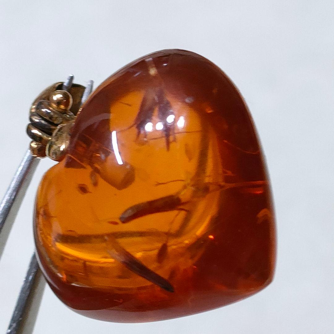 2AA80　琥珀　ペンダントトップ　925刻印　ハート型　自然発生標本有り　美品