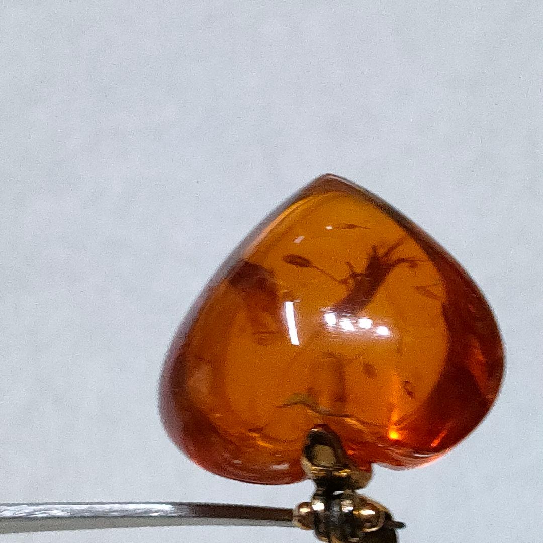 2AA80　琥珀　ペンダントトップ　925刻印　ハート型　自然発生標本有り　美品