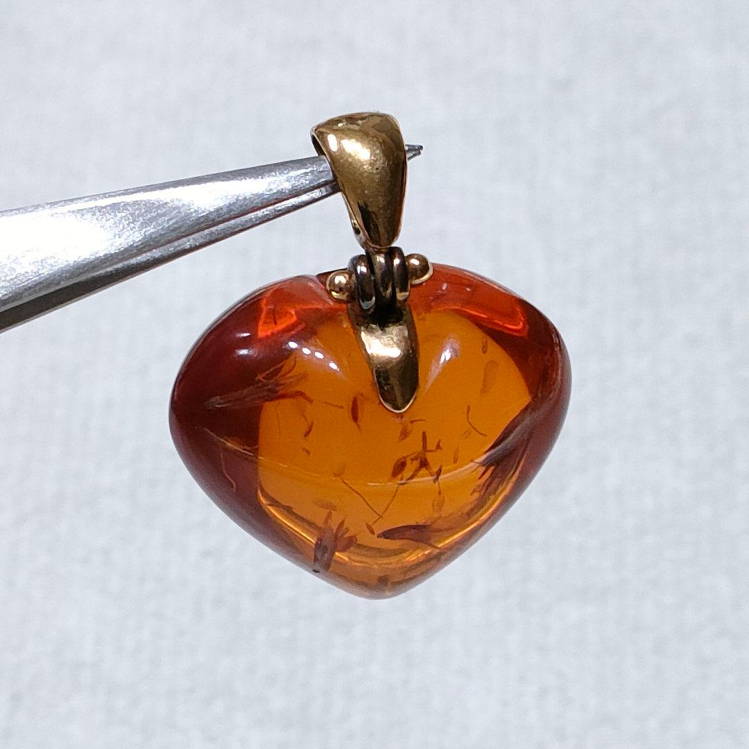 2AA80　琥珀　ペンダントトップ　925刻印　ハート型　自然発生標本有り　美品