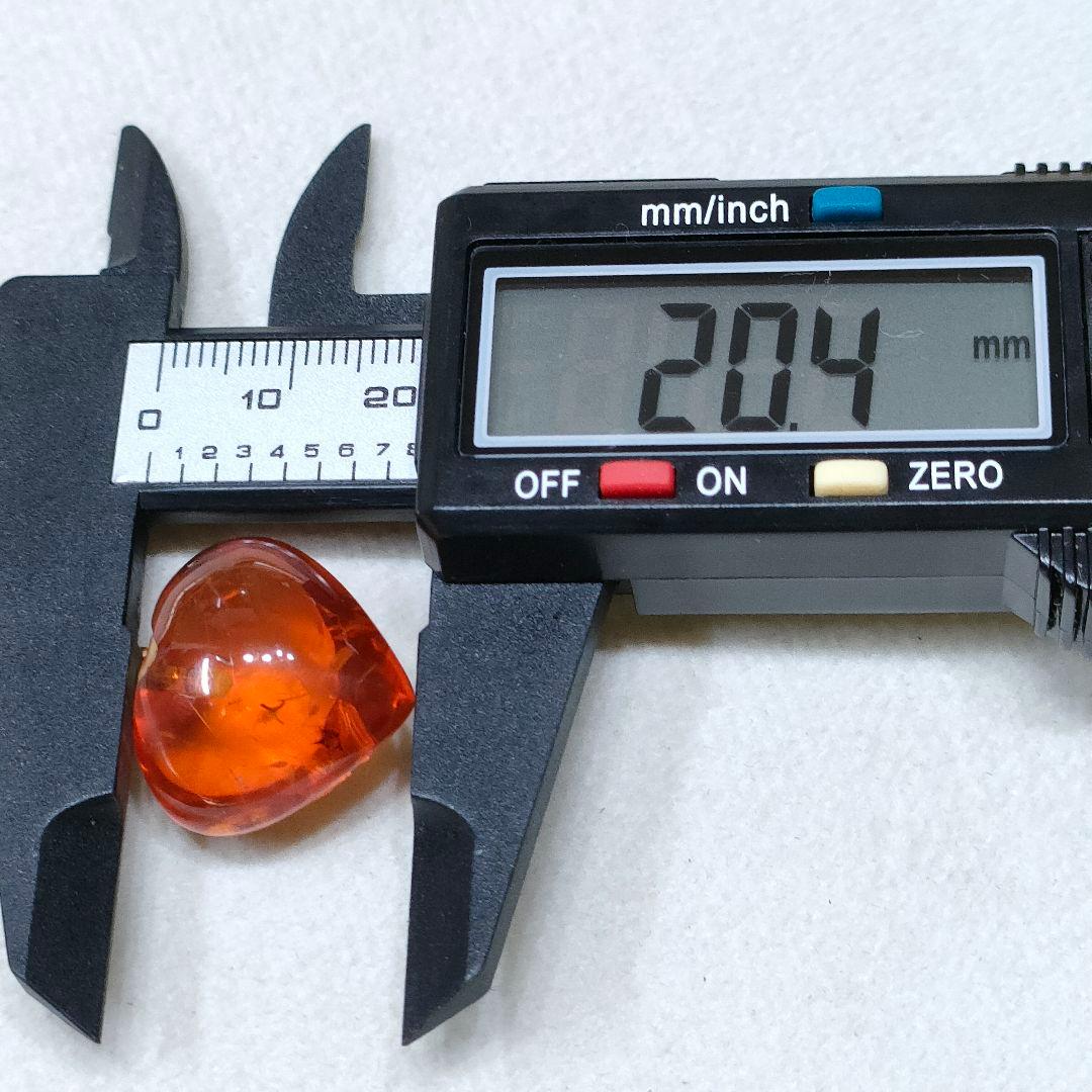 2AA80　琥珀　ペンダントトップ　925刻印　ハート型　自然発生標本有り　美品