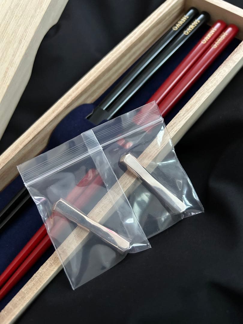 【新品】GARNI 赤黒夫婦箸セット 箸置き付き